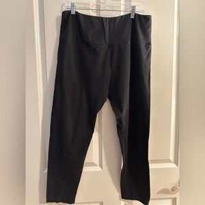 Plain black leggings, more for leisure than for working out no brand no size